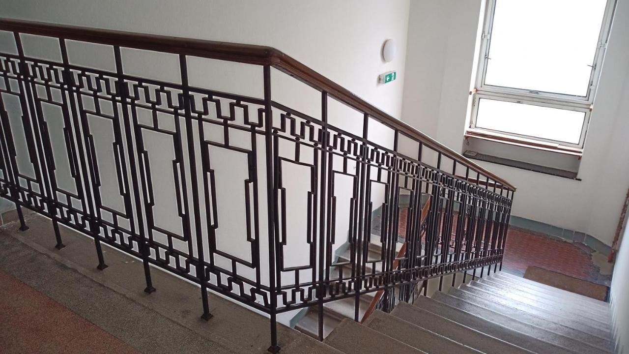 Bydleni V Centru Ov Blizko Stodolni, Bez Vytahu Appartement Ostrava Buitenkant foto
