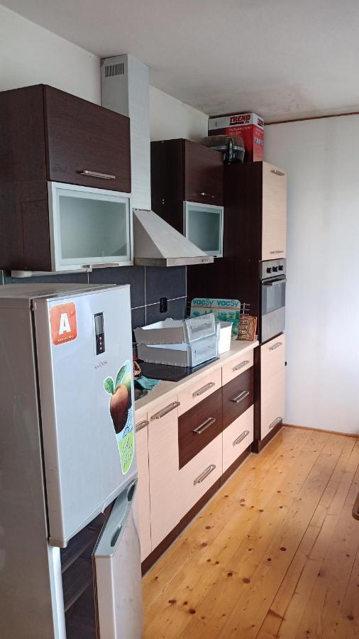 Bydleni V Centru Ov Blizko Stodolni, Bez Vytahu Appartement Ostrava Buitenkant foto