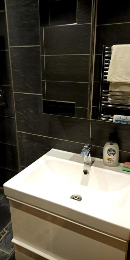 Bydleni V Centru Ov Blizko Stodolni, Bez Vytahu Appartement Ostrava Buitenkant foto