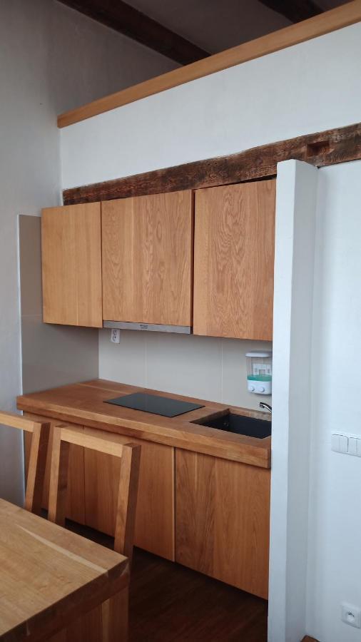Bydleni V Centru Ov Blizko Stodolni, Bez Vytahu Appartement Ostrava Buitenkant foto