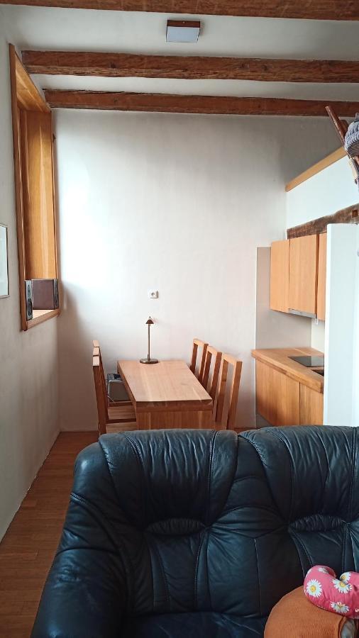 Bydleni V Centru Ov Blizko Stodolni, Bez Vytahu Appartement Ostrava Buitenkant foto
